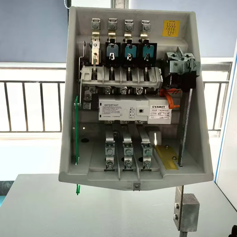 D165T D265T 4-Pole LV Pole-Mounted Circuit Breaker with Digital Trip Unit